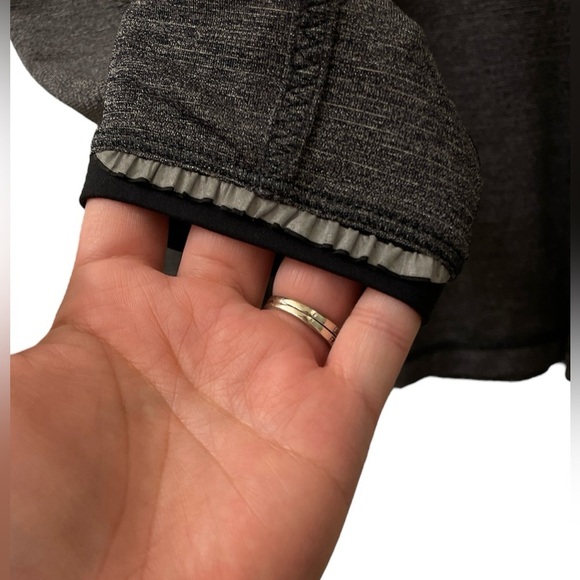 EUC Lululemon long Sleeve Running Top- Size 10 - Picture 5 of 8